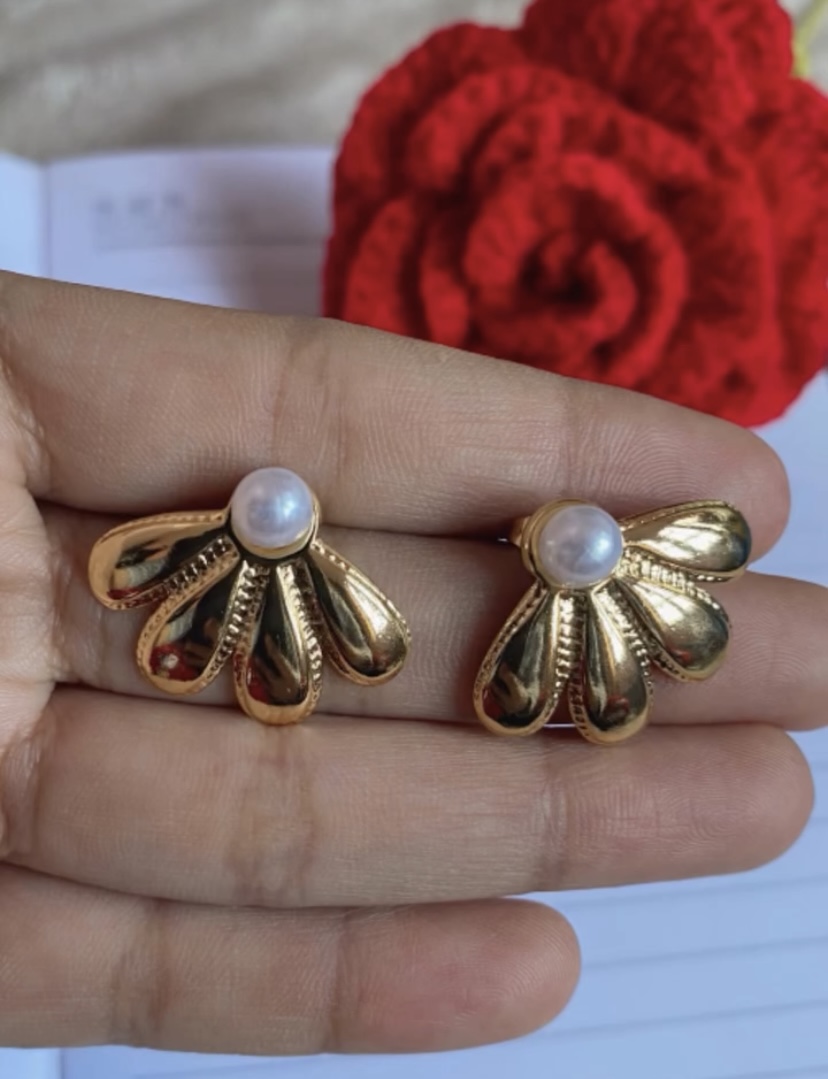 Flower Stud