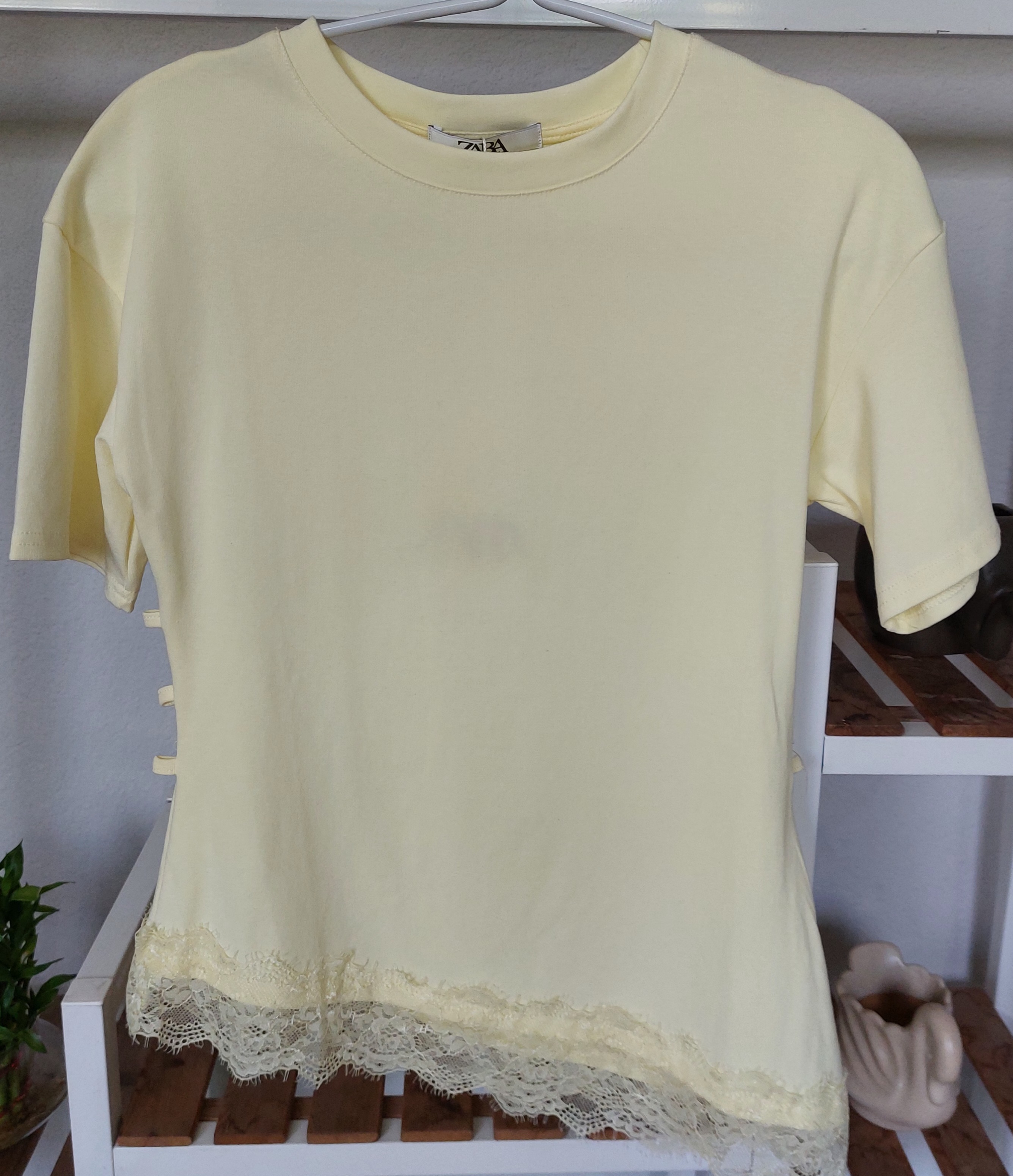 Body hugging lace top
