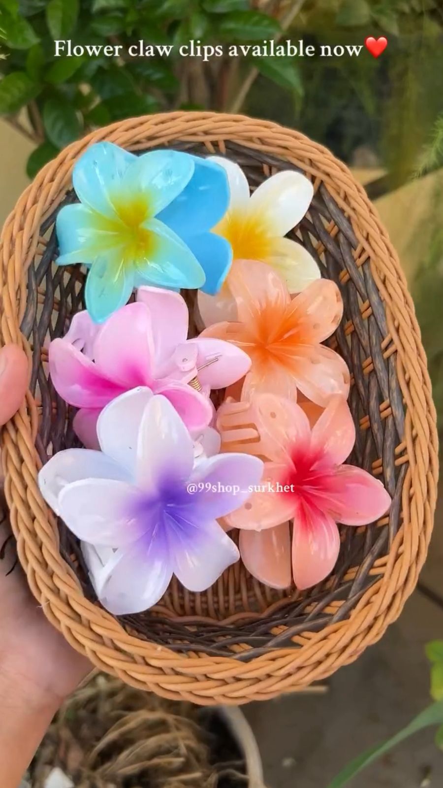 Trending Flower Claw Clip | Stylish Hair Accessories