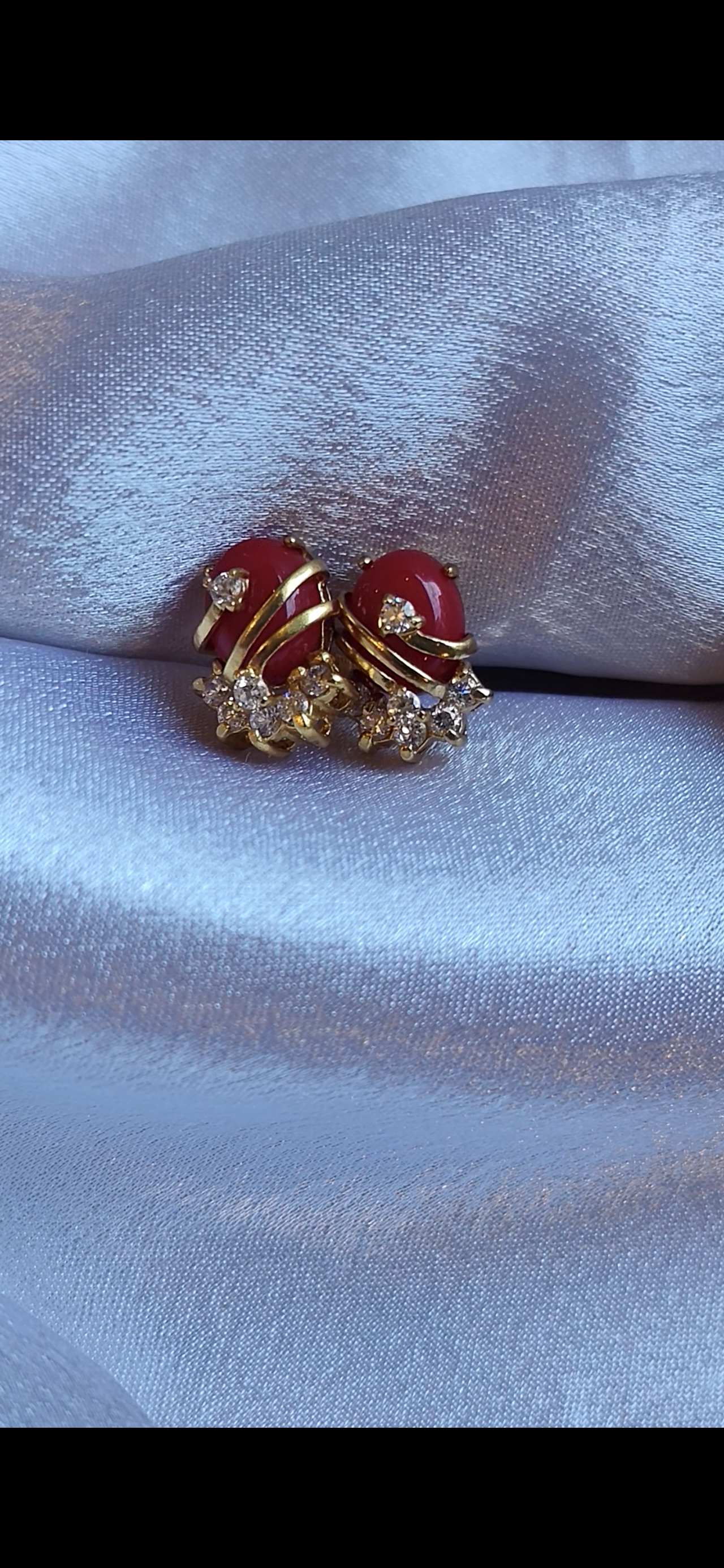 Gold plated earrings with stone