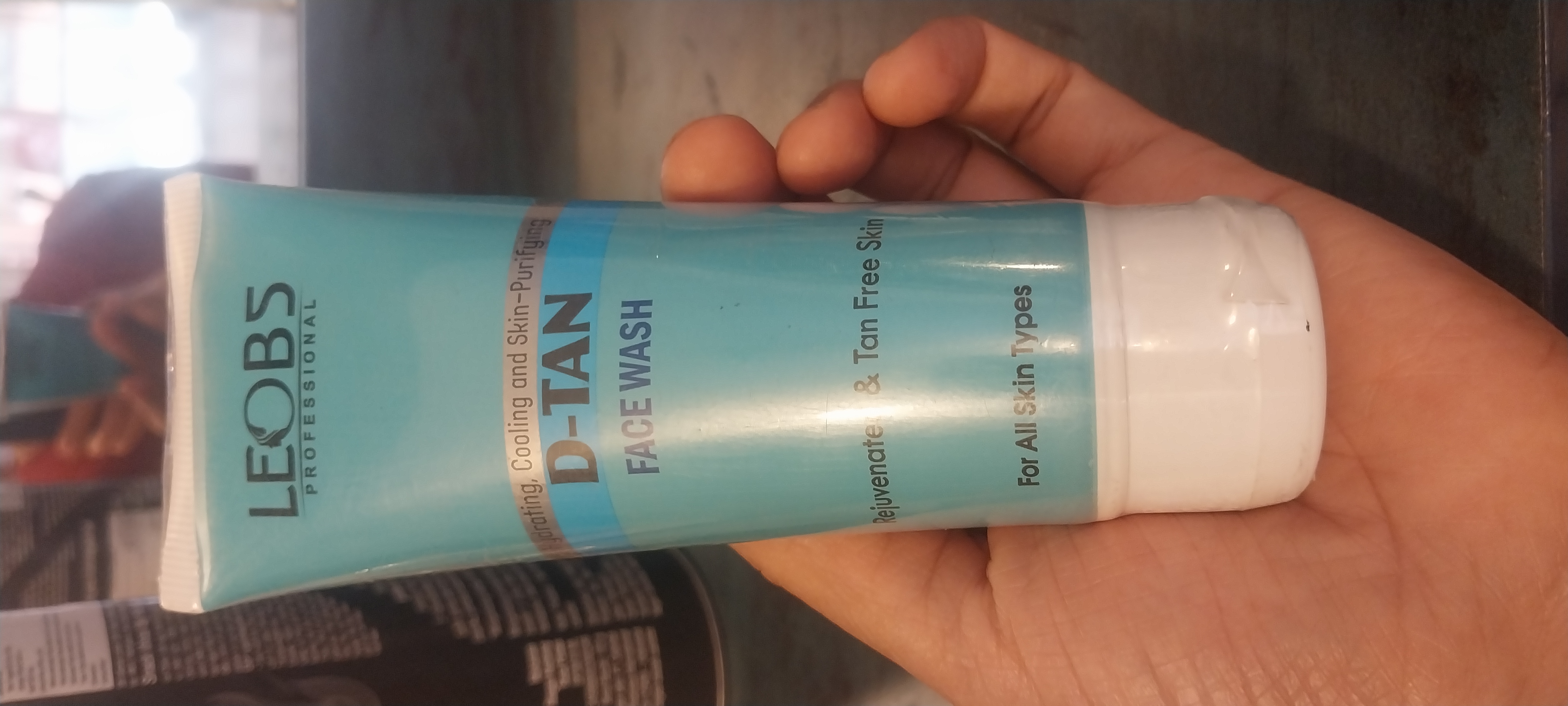 Leobs proffestional d-tan facewash