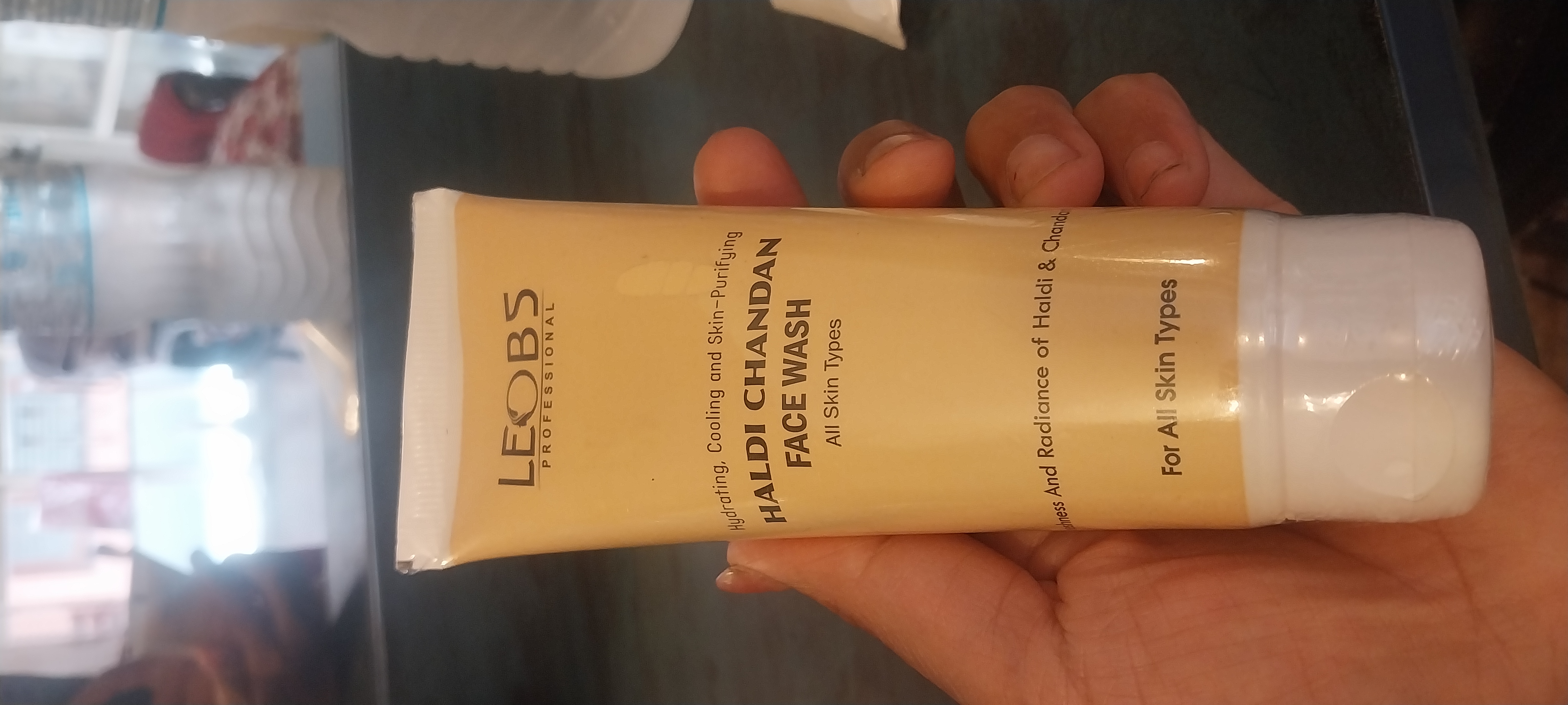 Leobs proffestional haldichandan facewash