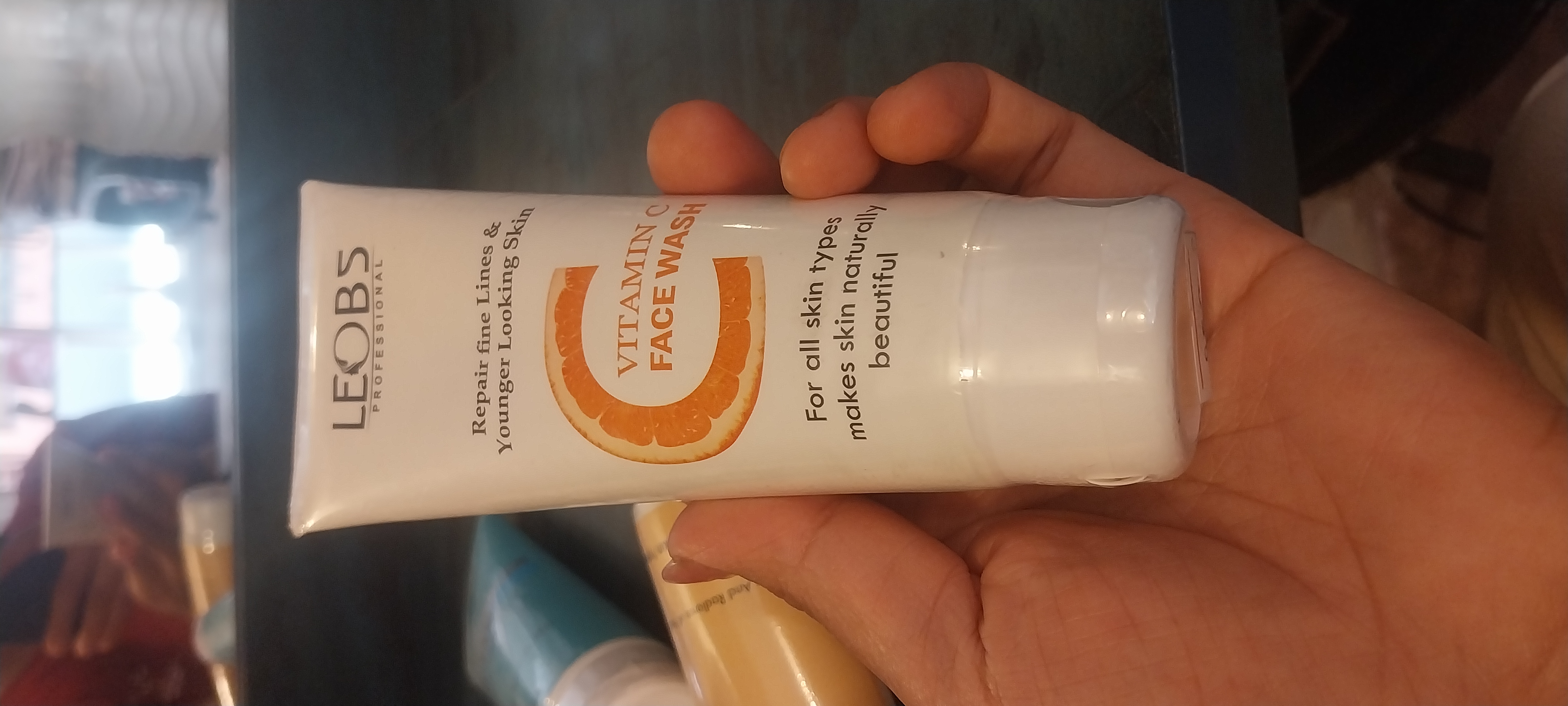 Leobs proffestional vit c face wash